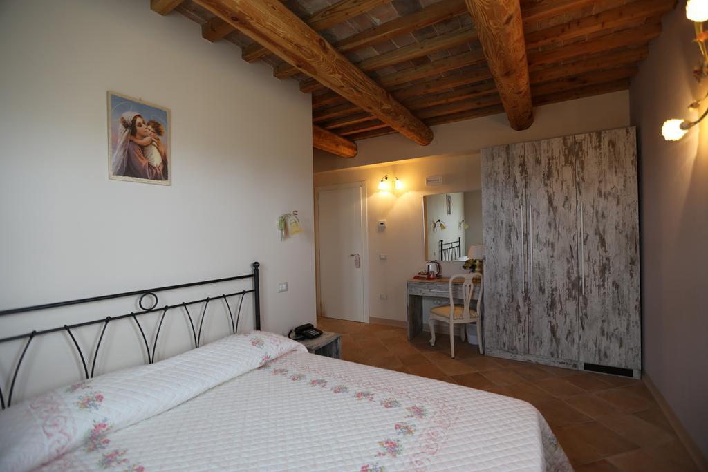 Montemaggiore al Metauro Villa Marietta Country House - Marche الغرفة الصورة